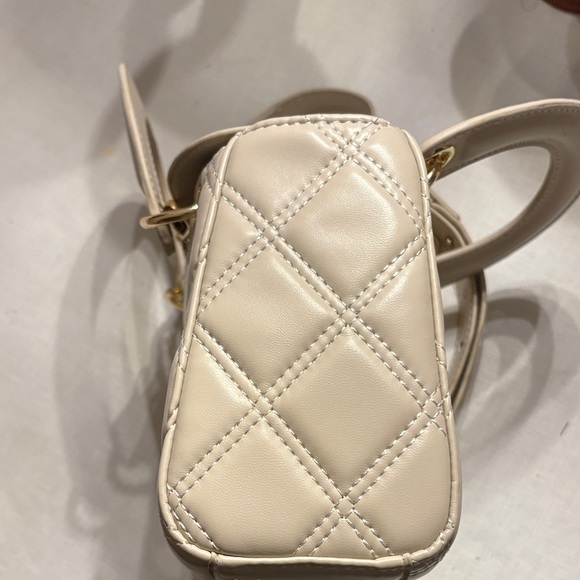 Elegant Cream Quilted Mini Bag with Gold Chain EUC - Picture 7 of 7